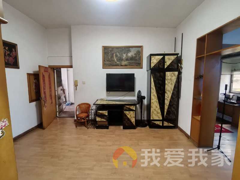 子固路话剧团宿舍 南北通透，采光好 视野好，诚心出售