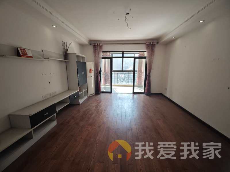 南昌我爱我家联发江岸汇景 南北通透，采光好 装修好，环镜优美 中间楼层