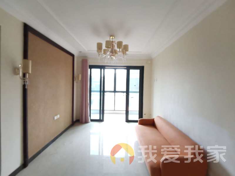 恒大御景 南北通透，采光好 装修好，环镜优美 周边匹套完善，，出行方便