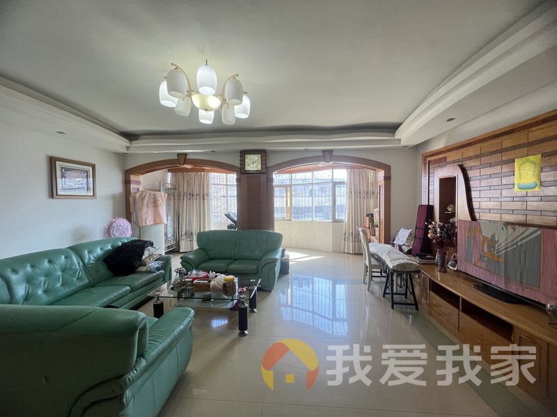 京东镇政府宿舍（北省工商学校） 南北通透，采光好 装修好，环镜优美 近地铁 视野好，诚心出售