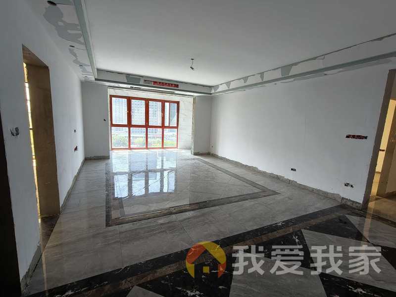 南昌我爱我家城泰湖韵天成 南北通透，采光好 中间楼层