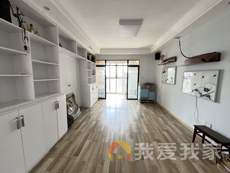 联发君领朝阳 南北通透，采光好 装修好，环镜优美 视野好，诚心出售