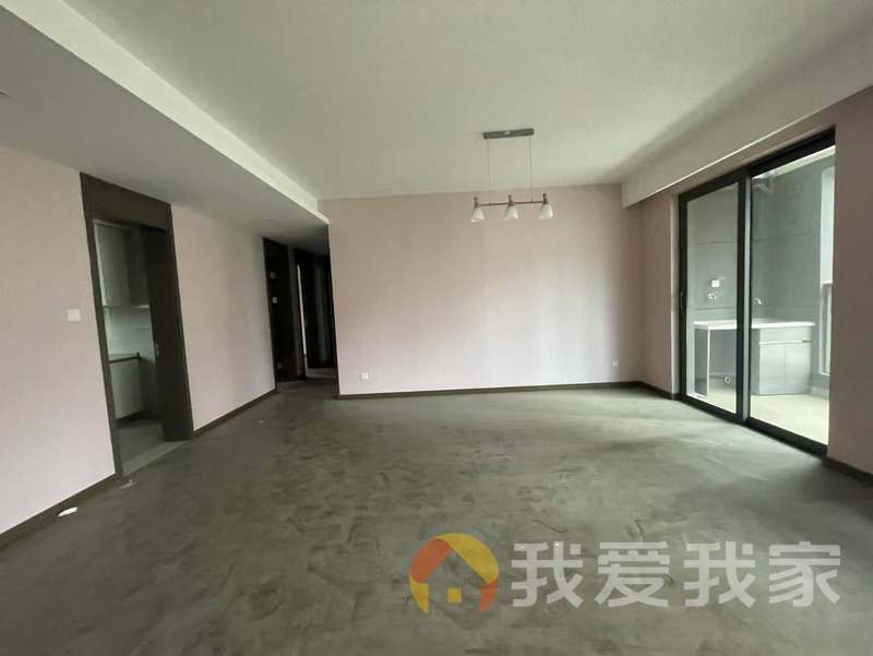 南昌我爱我家新力樘悦精装大四房，三房朝南，腾龙南师外国语书包，诚心出售
