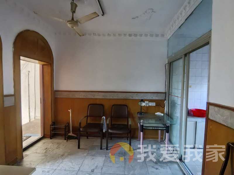 东万宜巷 南北通透，采光好 装修好，环镜优美 近地铁 视野好，诚心出售