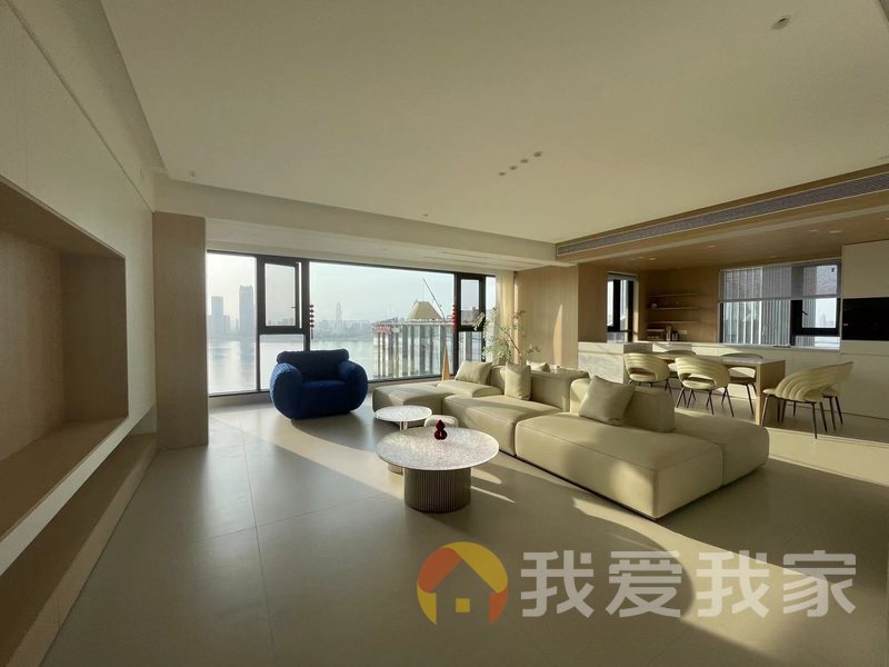 南昌我爱我家绿地朝阳中心（海珀悦庭）一期 南北通透，采光好 装修好，环镜优美 视野好，诚心出售