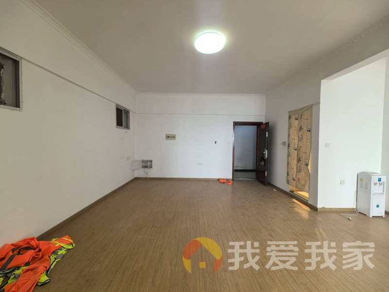 丽晶广场（丽晶V 公馆） 南北通透，采光好 装修好，环镜优美 近地铁 中间楼层