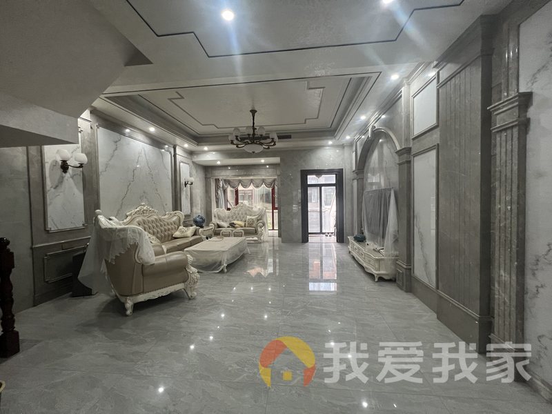 南昌我爱我家中骏蓝湾香郡 南北通透，采光好 装修好，环镜优美 视野好，诚心出售