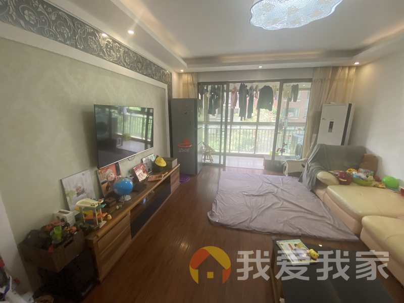 南昌我爱我家绿湖豪城二期 南北通透，采光好 装修好，环镜优美 近地铁 中间楼层