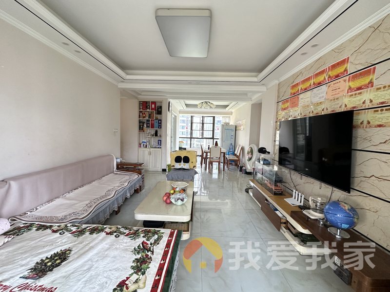 南昌我爱我家国贸天琴湾西区 南北通透，采光好 装修好，环镜优美 中间楼层