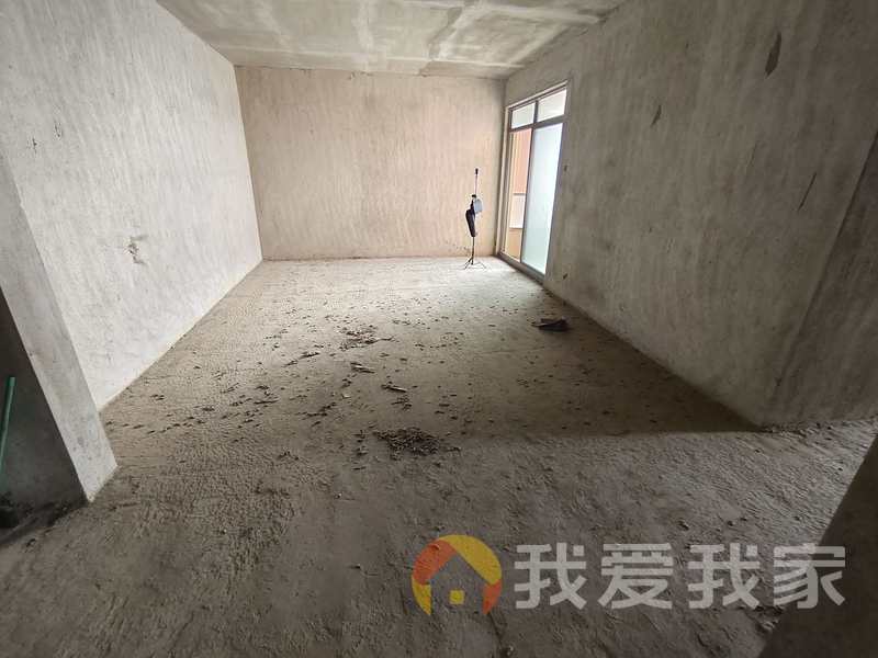 青岚苑小区（锦泰佳苑） 南北通透，采光好 视野好，诚心出售