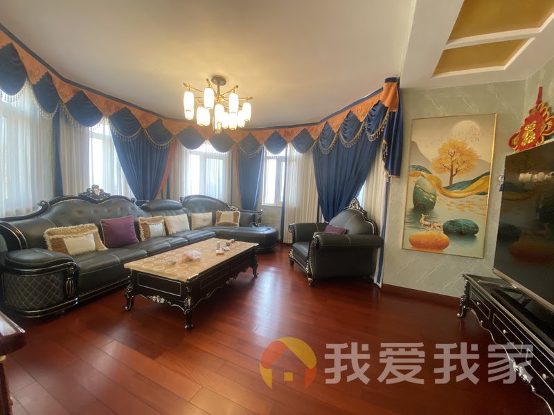 南昌我爱我家世纪风情三期四号地块 南北通透，采光好 装修好，环镜优美 近地铁 视野好，诚心出售