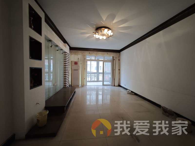 龙泽园 南北通透，采光好 装修好，环镜优美 视野好，诚心出售