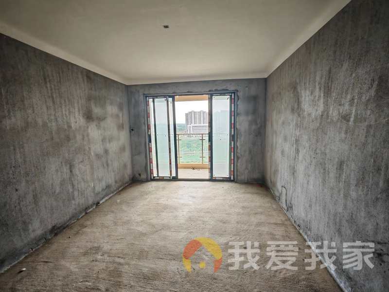 南昌我爱我家西站瑞都 南北通透，采光好 中间楼层