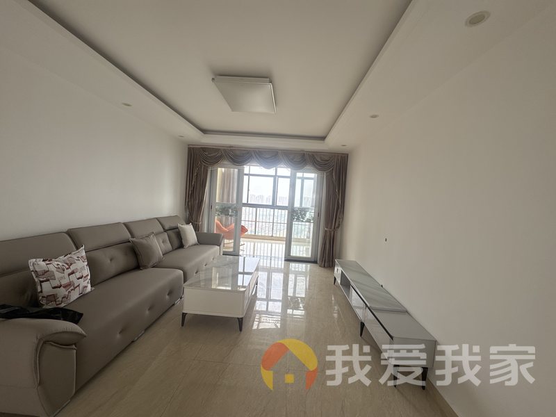 华尔街国际公馆 南北通透，采光好 装修好，环镜优美 视野好，诚心出售