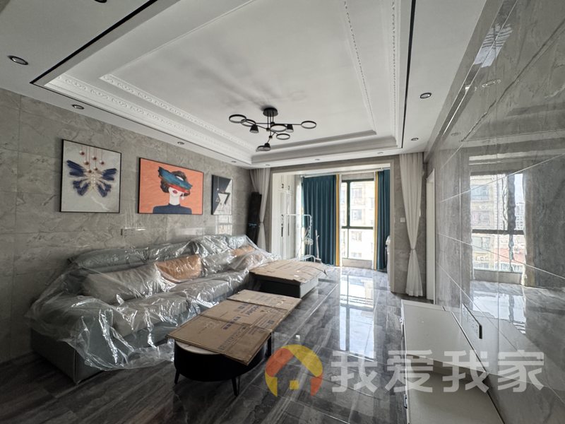 南昌居住主题公园枫林美庐 南北通透，采光好 装修好，环镜优美 中间楼层