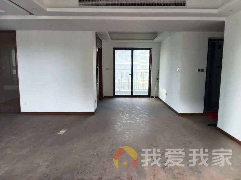 南昌我爱我家华侨城万科二期 南北通透，采光好 装修好，环镜优美 视野好，诚心出售