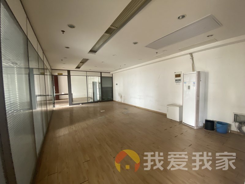 明珠广场 南北通透，采光好 中间楼层