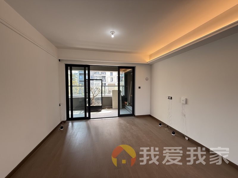 南昌我爱我家华侨城万科七期澜岸 南北通透，采光好 装修好，环镜优美 周边匹套完善，，出行方便