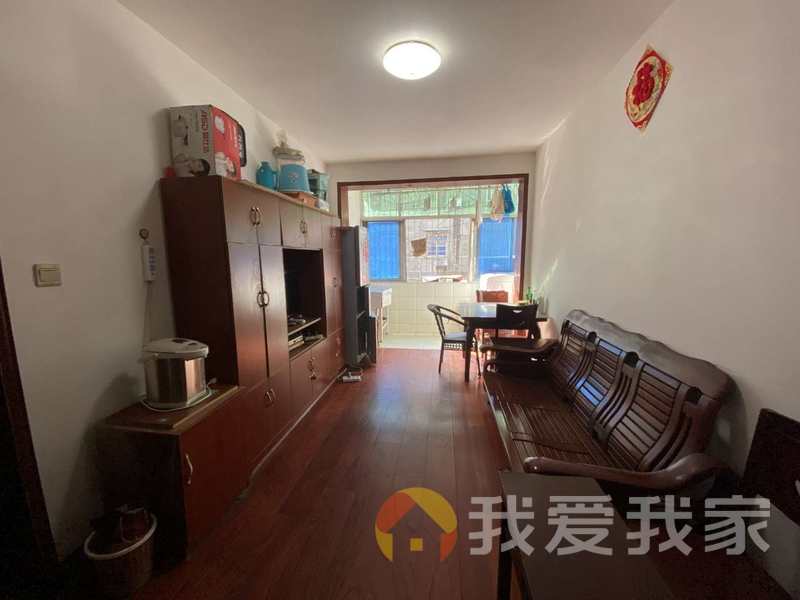 青山湖小区 南北通透，采光好 近地铁 中间楼层