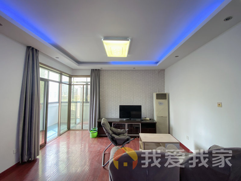 南昌我爱我家商城世纪村 南北通透，采光好 装修好，环镜优美 近地铁 视野好，诚心出售