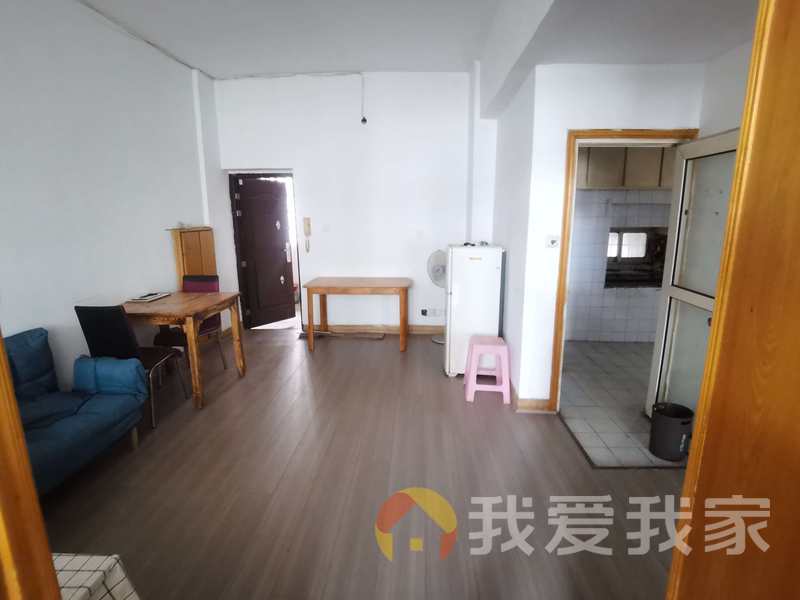 广场东路 南北通透，采光好 装修好，环镜优美 近地铁 视野好，诚心出租