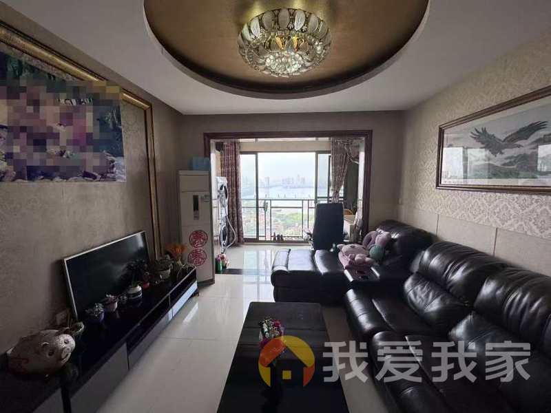香溢花城二期 南北通透，采光好 装修好，环镜优美 视野好，诚心出售