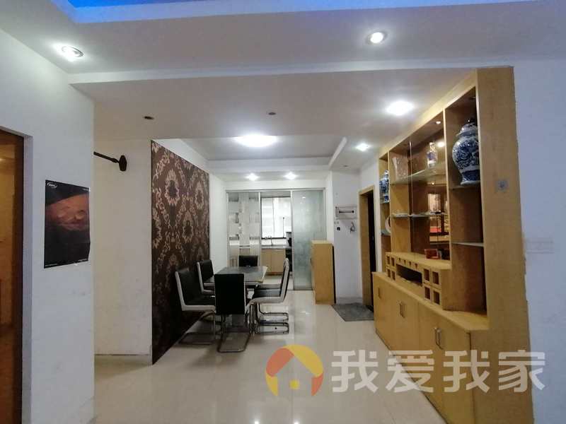 凯美怡和 南北通透，采光好 装修好，环镜优美 近地铁 中间楼层