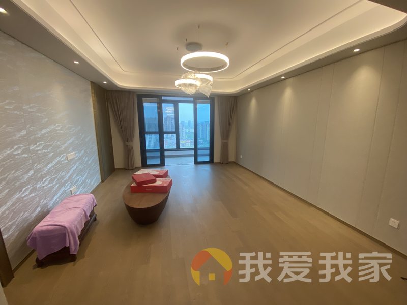 明园龙玺（明园九龙湾三期） 南北通透，采光好 装修好，环镜优美 近地铁 视野好，诚心出售