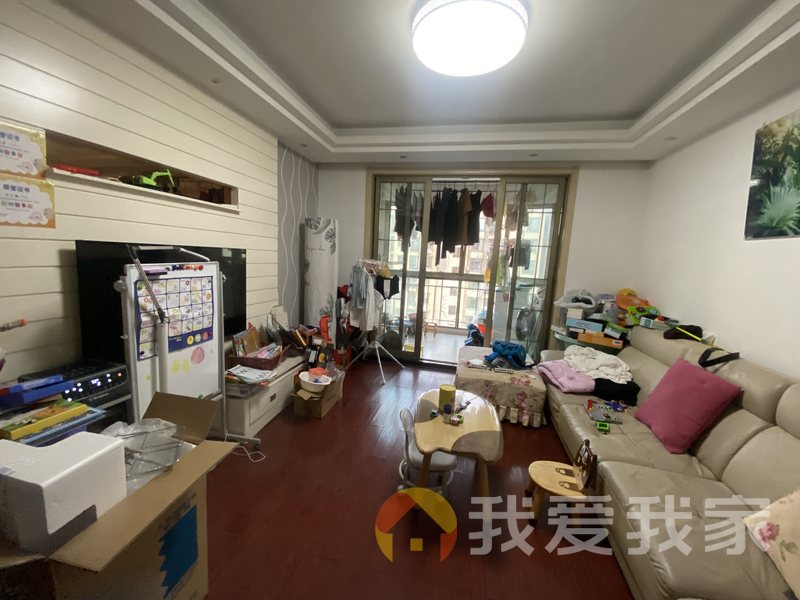 南昌我爱我家世纪风情三期四号地块 南北通透，采光好 近地铁 中间楼层