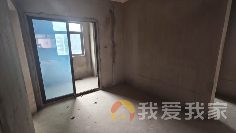 汇和家园 南北通透，采光好 中间楼层