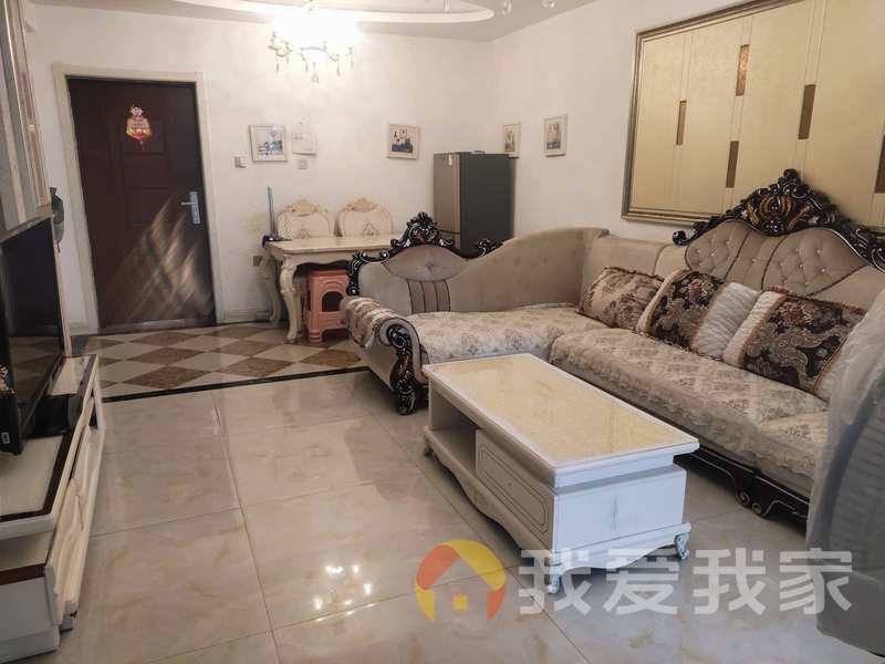 巢蓝郡 南北通透，采光好 装修好，环镜优美 近地铁 视野好，诚心出售