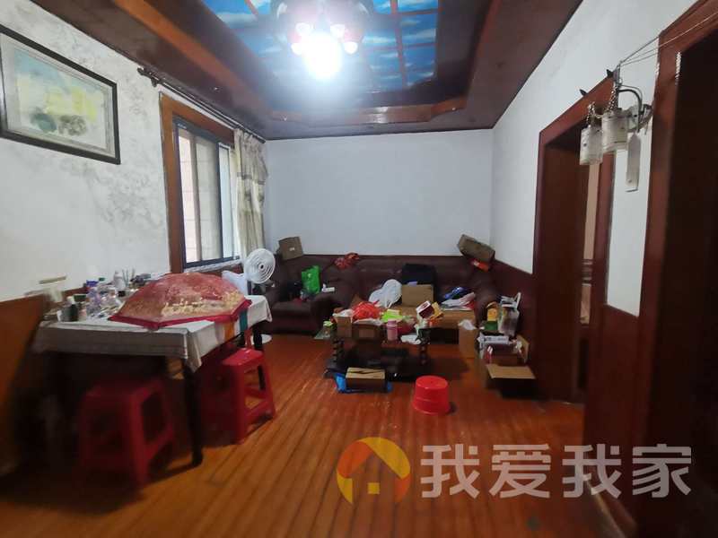 送变电宿舍 南北通透，采光好 近地铁 视野好，诚心出售