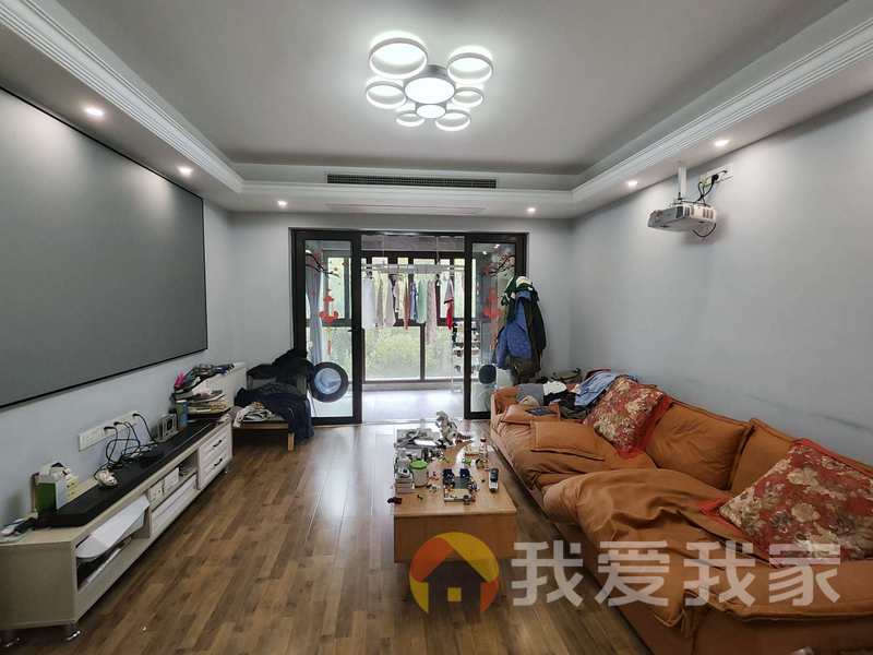 国贸天悦 南北通透，采光好 装修好，环镜优美 周边匹套完善，，出行方便