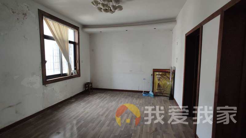 贤士湖住宅区（农委宿舍） 南北通透，采光好 装修好，环镜优美 视野好，诚心出售