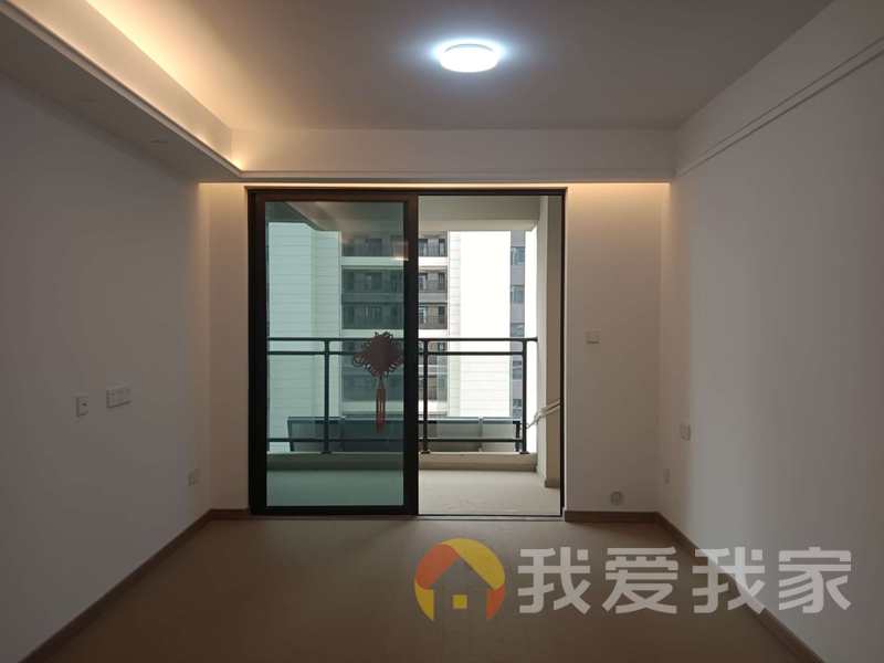 南昌我爱我家东投国贸海棠之恋 南北通透，采光好 装修好，环镜优美 中间楼层