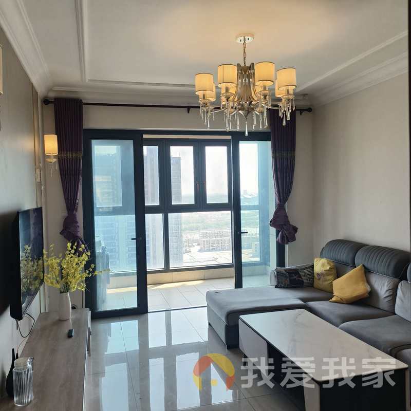 恒大翡翠华庭 南北通透，采光好 装修好，环镜优美 中间楼层