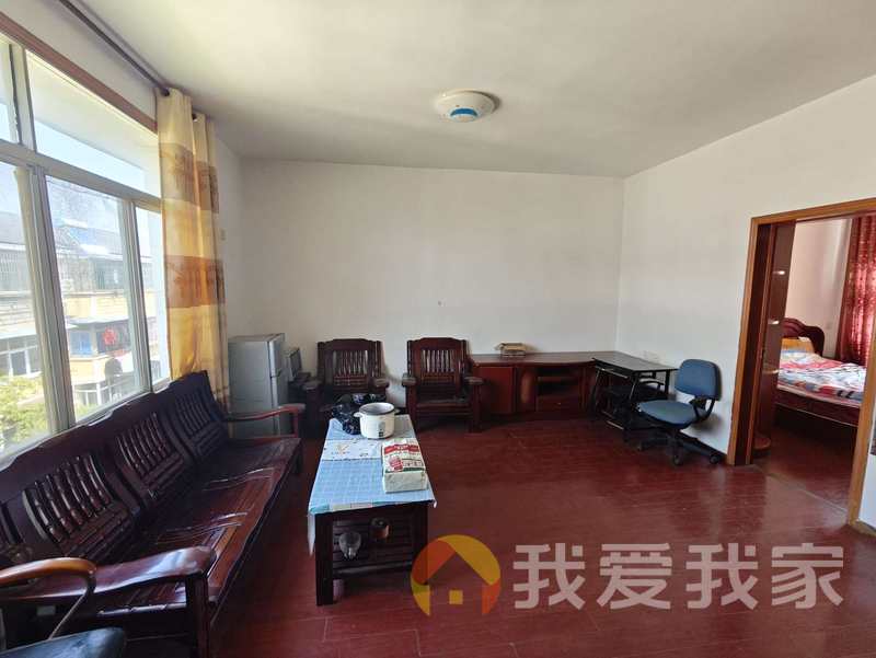 南昌我爱我家上海路住宅小区 南北通透，采光好 装修好，环镜优美 近地铁 视野好，诚心出售