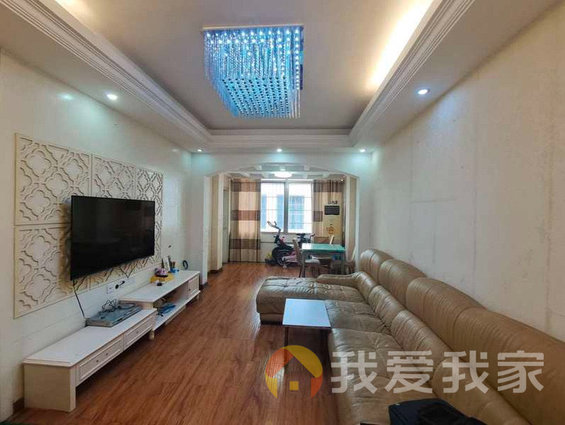 站南街 南北通透，采光好 装修好，环镜优美 近地铁 视野好，诚心出租