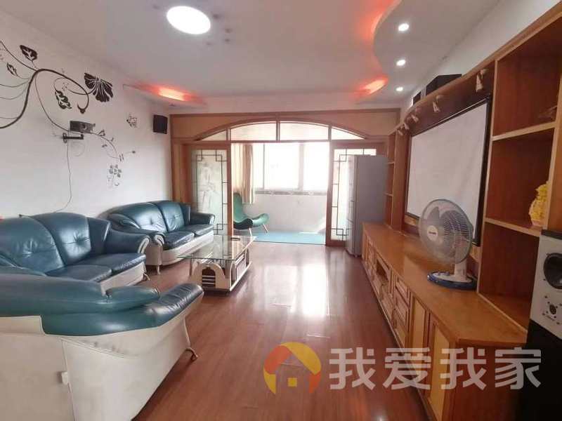 龙韵花园 南北通透，采光好 装修好，环镜优美 视野好，诚心出租