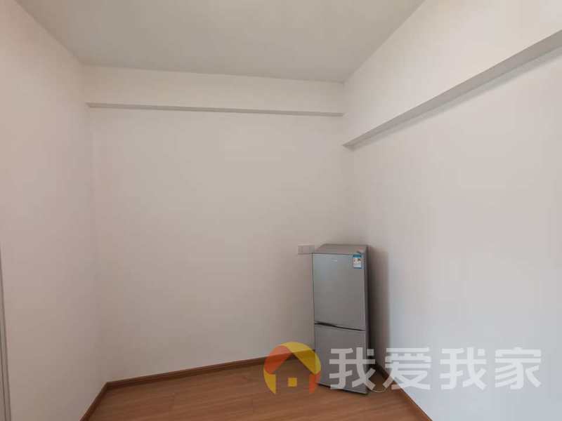 南昌我爱我家房东诚心出售,品质楼盘,楼层好,看中价格有谈