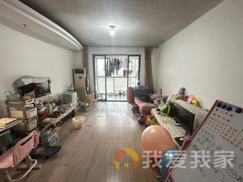 南昌我爱我家凤凰城一期凤鸣苑 南北通透，采光好 装修好，环镜优美 近地铁 视野好，诚心出售