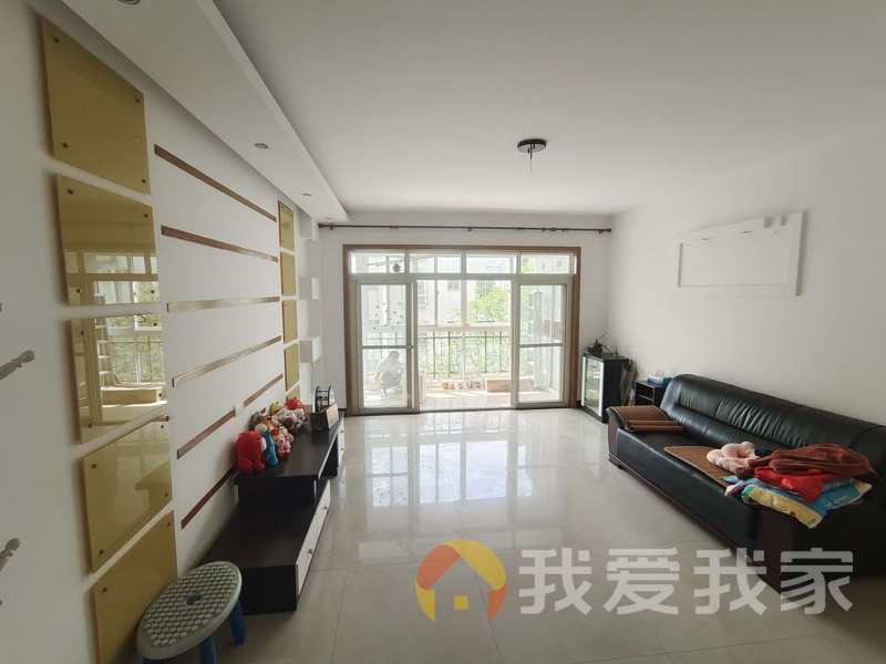 学府雅苑 南北通透，采光好 装修好，环镜优美 视野好，诚心出售