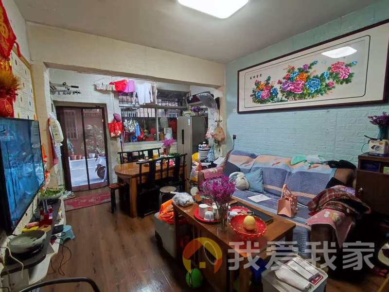 洪都中大道50号塑料厂宿舍 南北通透，采光好 装修好，环镜优美 周边匹套完善，，出行方便