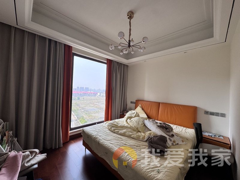 南昌我爱我家蓝光雍锦半岛 南北通透，采光好 装修好，环镜优美 近地铁 中间楼层