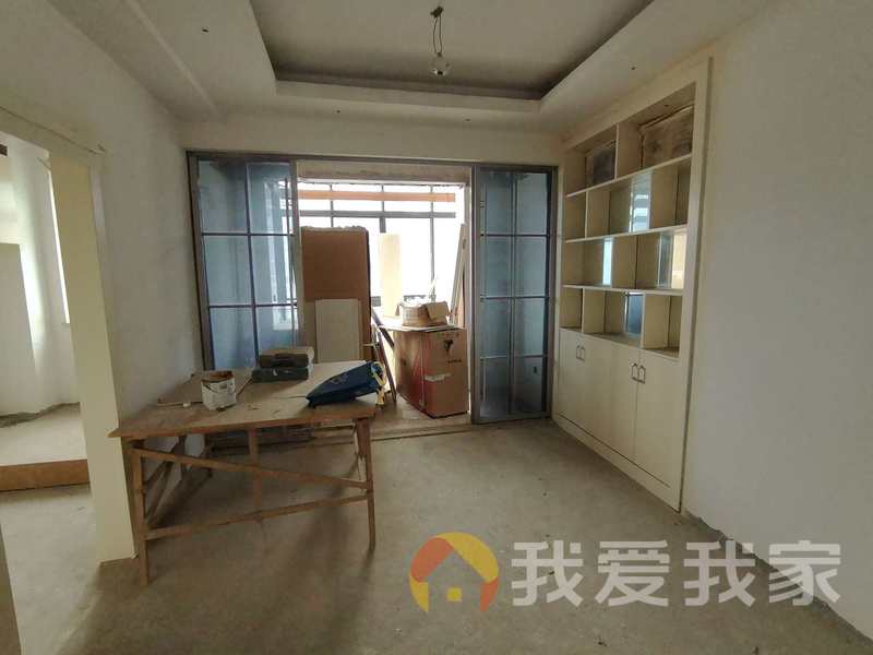 南昌我爱我家满五不唯一，正规居室，位于小区中间
