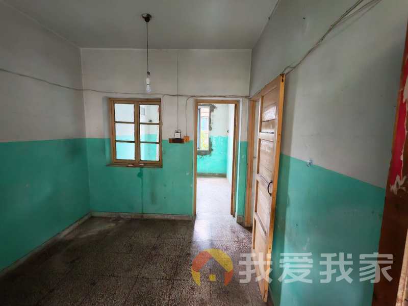 南铁六村 南北通透，采光好 近地铁 中间楼层