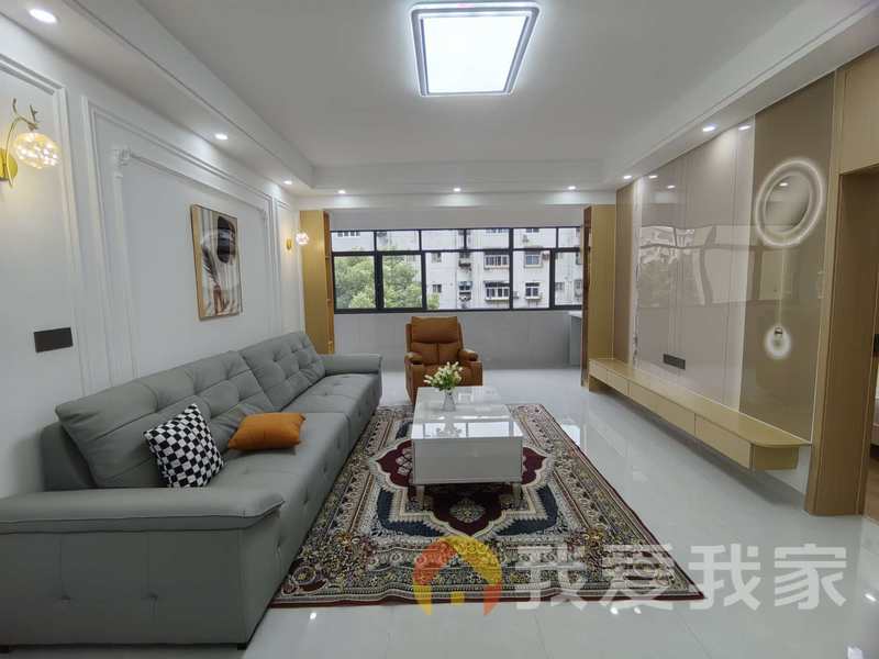 新建区长麦路 南北通透，采光好 装修好，环镜优美 中间楼层