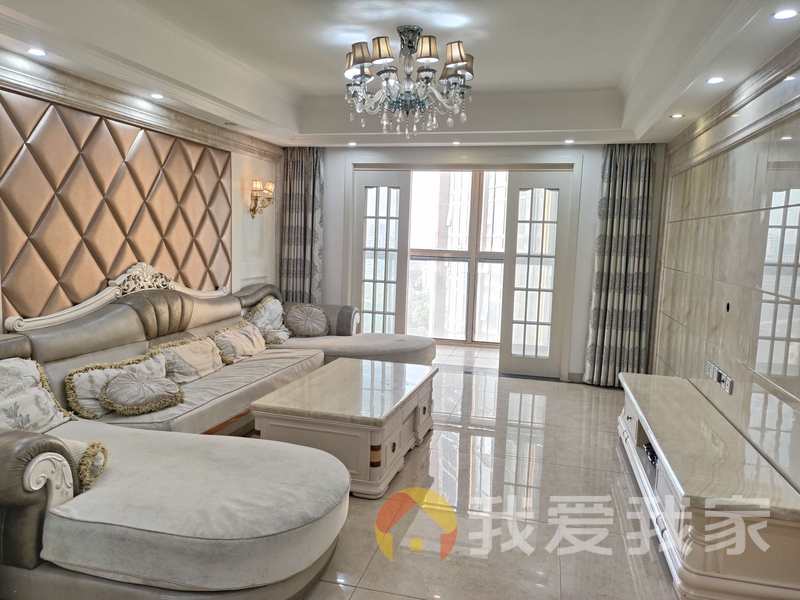 象山南路仕中心 南北通透，采光好 装修好，环镜优美 中间楼层