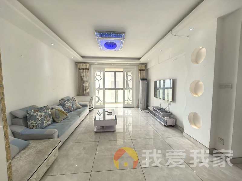 南昌我爱我家绿地新都会 南北通透，采光好 装修好，环镜优美 近地铁 中间楼层