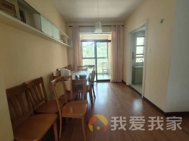 香溢花城一期 南北通透，采光好 装修好，环镜优美 中间楼层